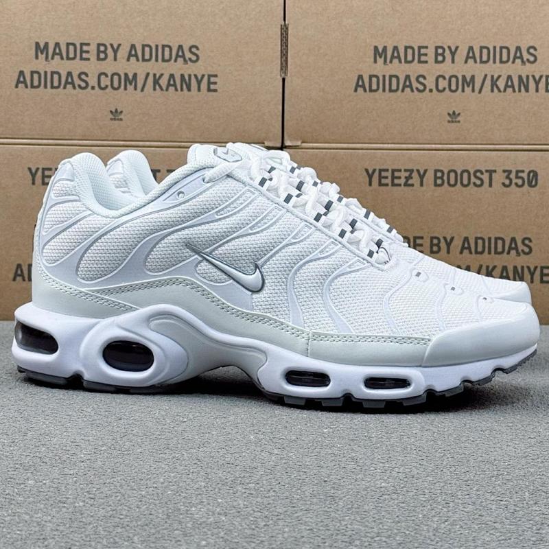 NIKE AIRMAX TN PLUS (15)