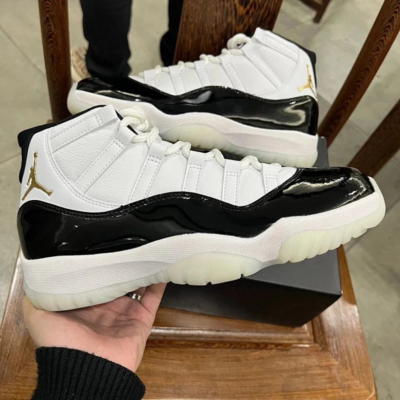 NIKE JORDAN 11 (9)