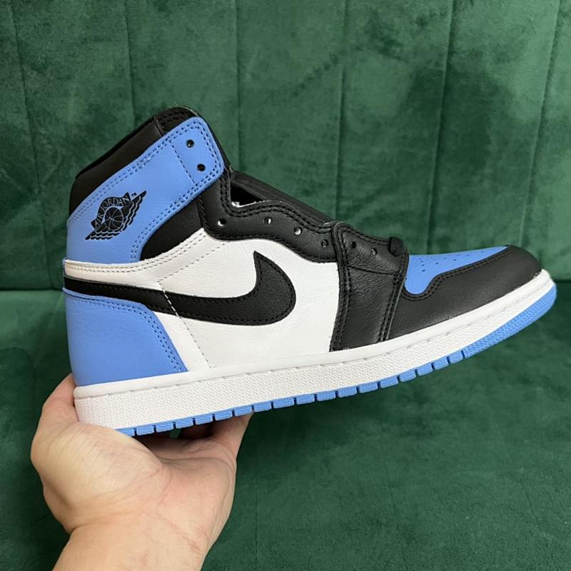 NIKE JORDAN 1 (228)