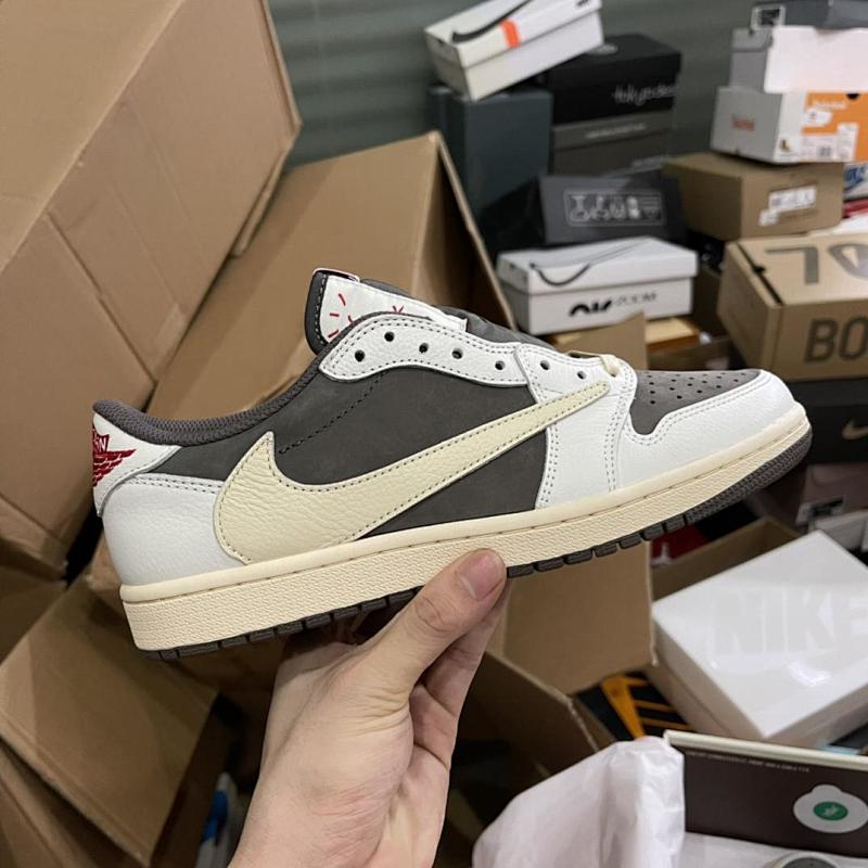 NIKE JORDAN 1 (52)