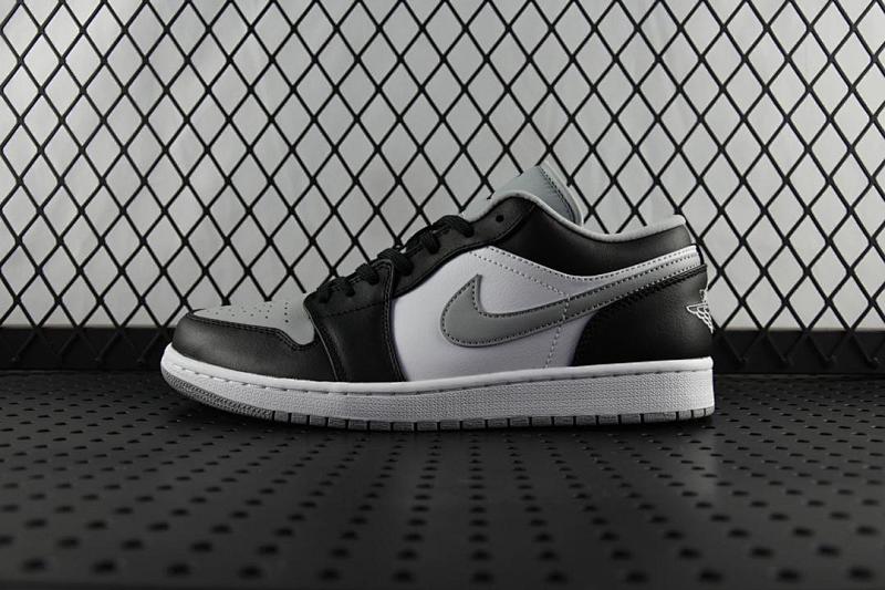 NIKE JORDAN 1 (486)