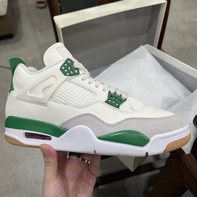 NIKE JORDAN 4 (227)