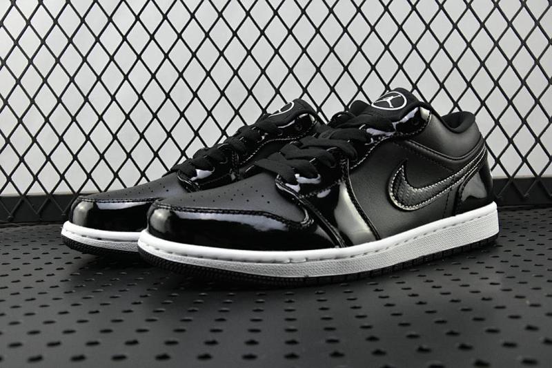 NIKE JORDAN 1 (450)