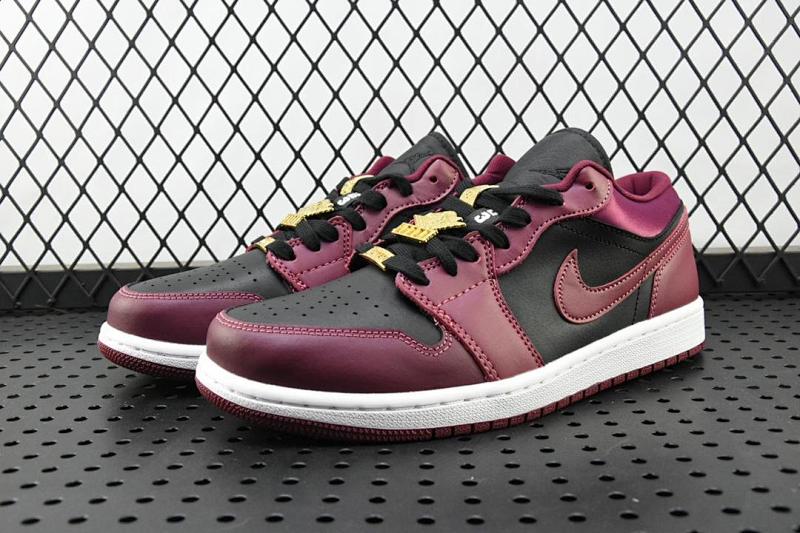 NIKE JORDAN 1 (456)