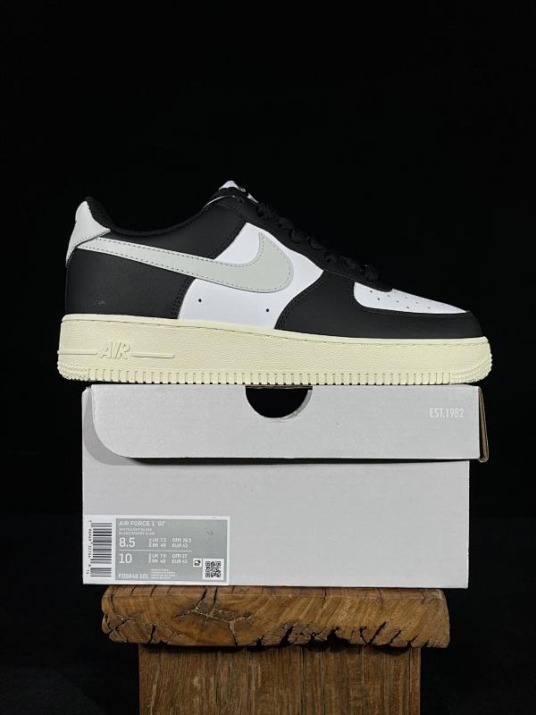 NIKE AIR FORCE 1 (80)