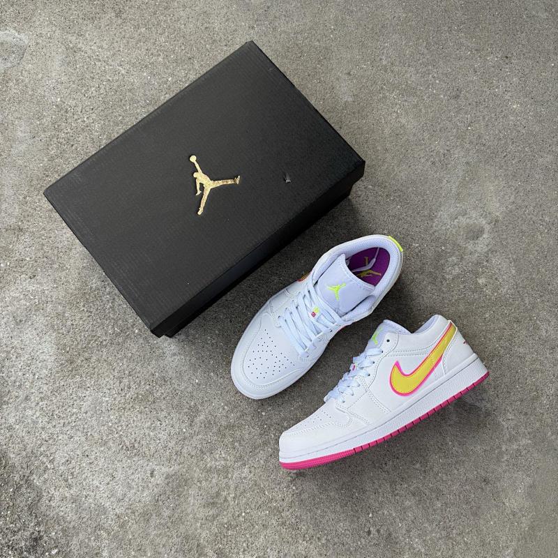 NIKE JORDAN 1 (166)
