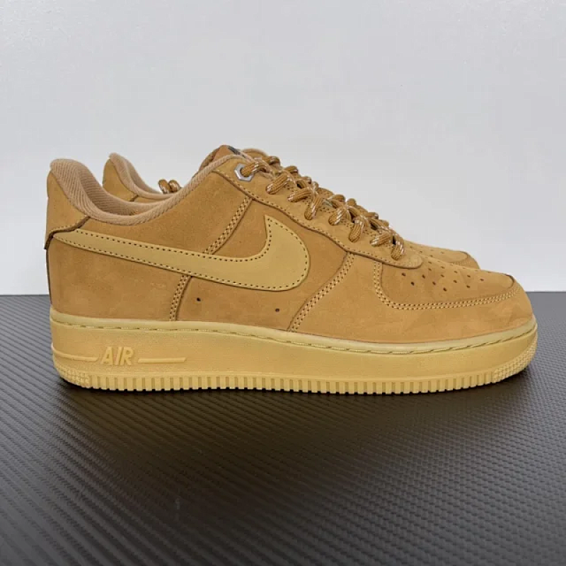 NIKE AIR FORCE 1 (4)