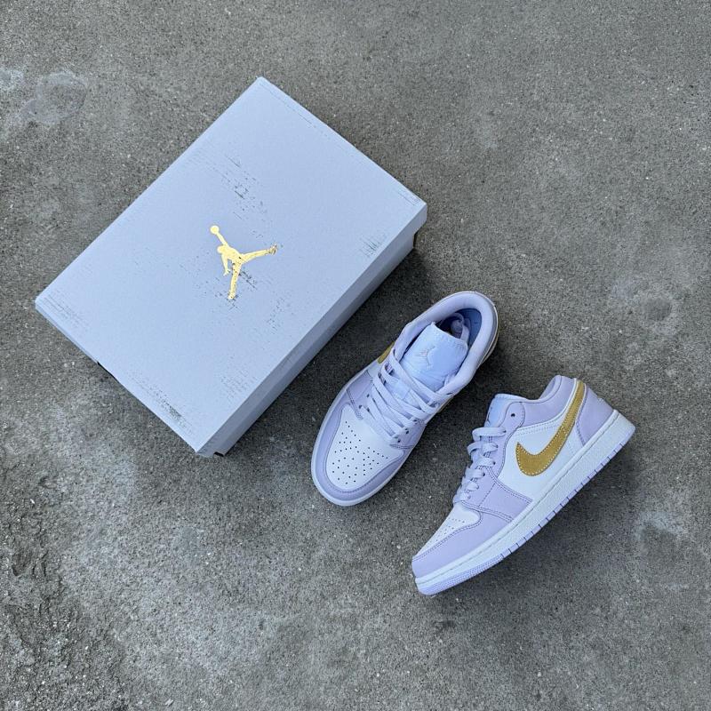 NIKE JORDAN 1 (128)