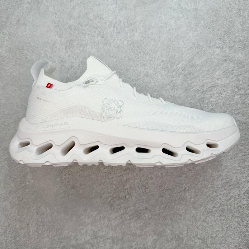 ON CLOUD SHOES (2)