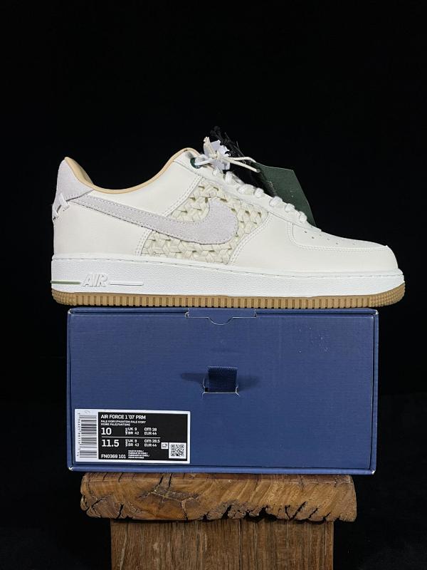 NIKE AIR FORCE 1 (104)
