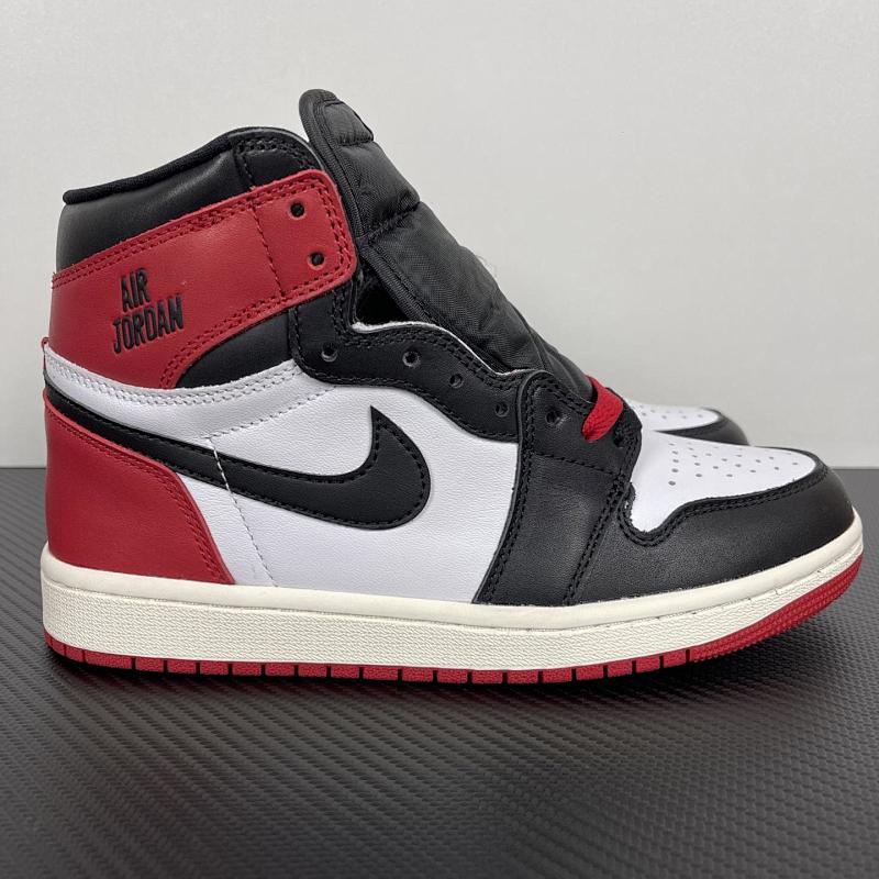 NIKE JORDAN 1 (61)