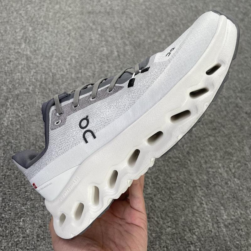 ON CLOUD SHOES (61)