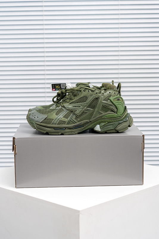 BALENCIAGA RUNNER (27)