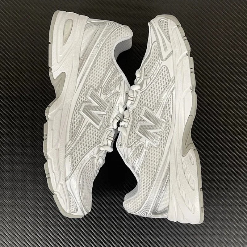 NEW BALANCE 740