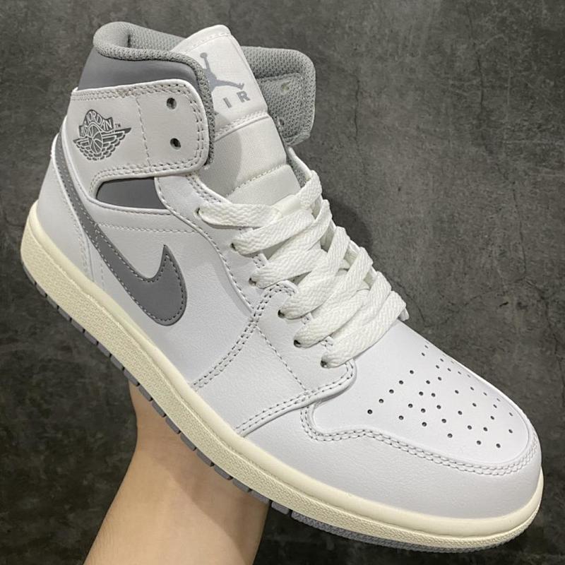 NIKE JORDAN 1 (383)