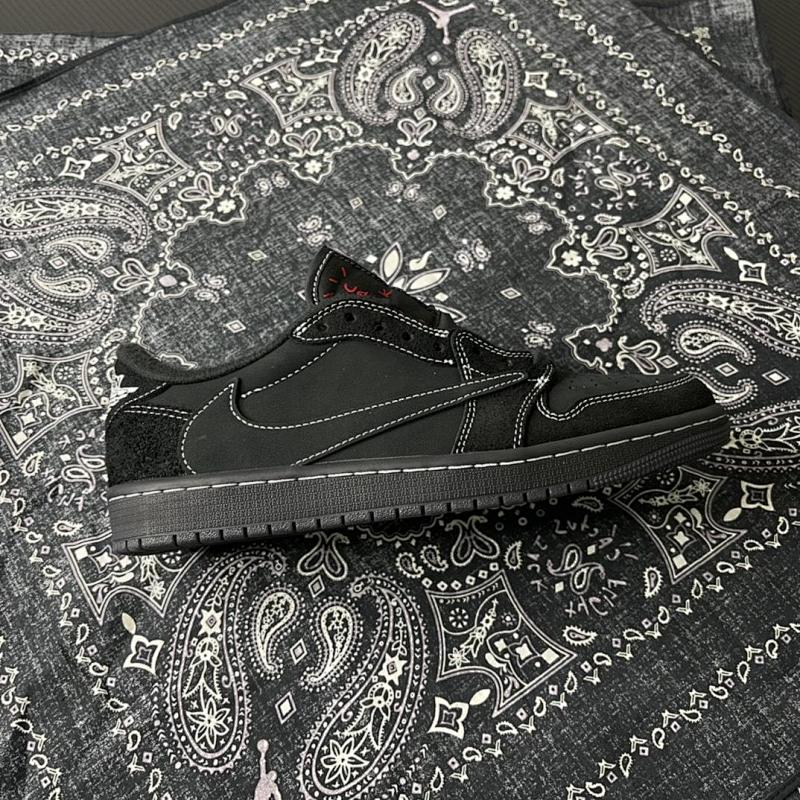 NIKE JORDAN 1 (233)