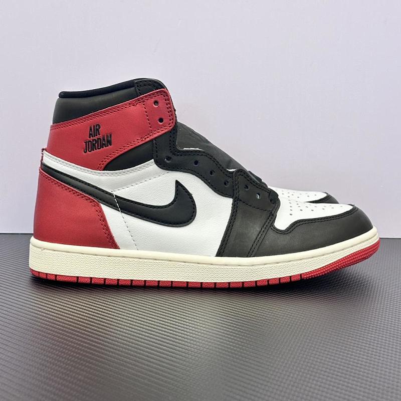 NIKE JORDAN 1 (64)