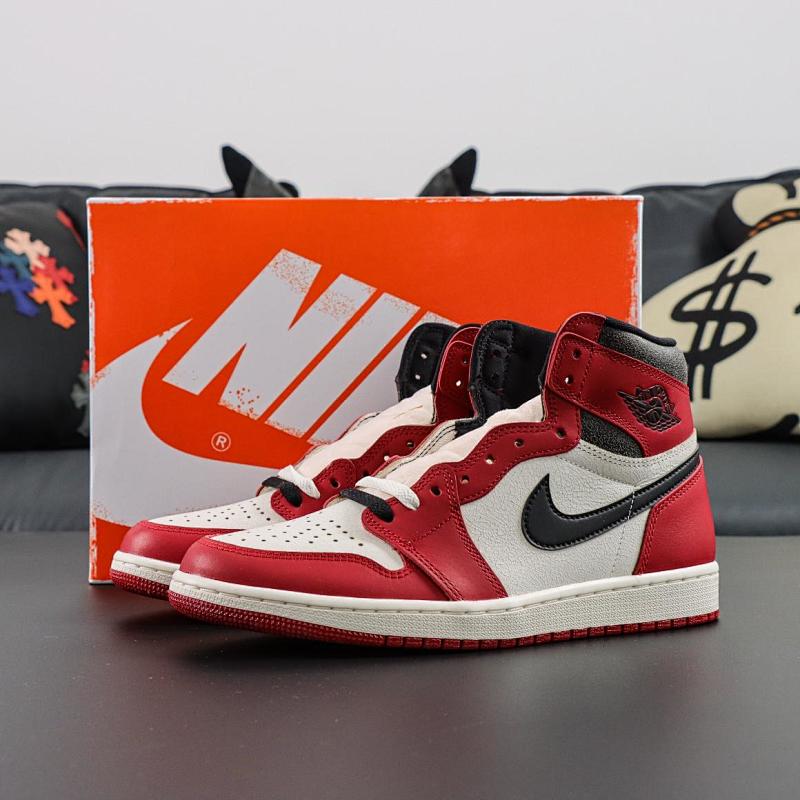 NIKE JORDAN 1 (576)