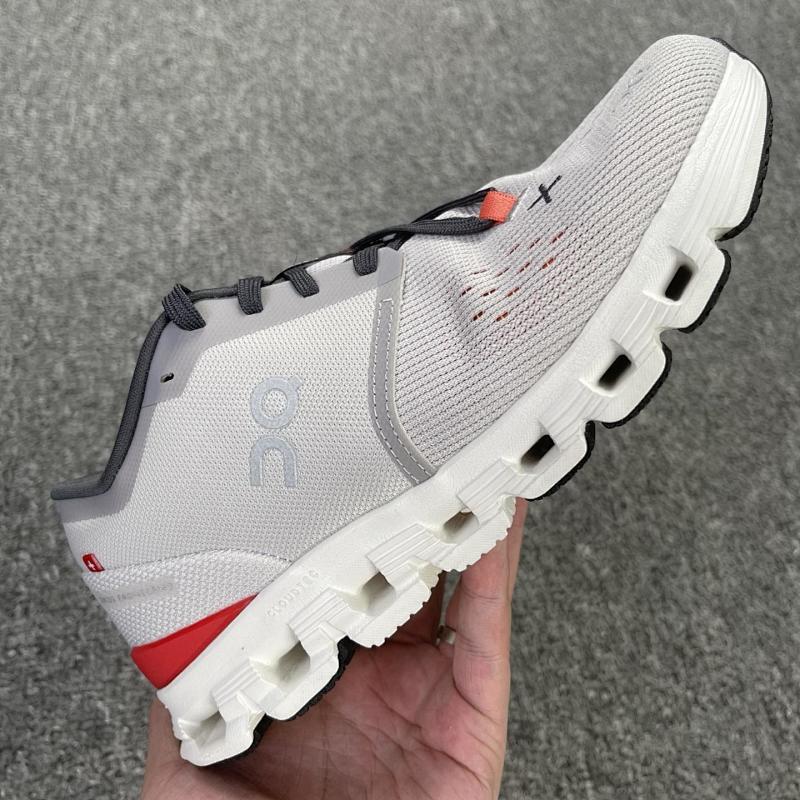 ON CLOUD SHOES (48)
