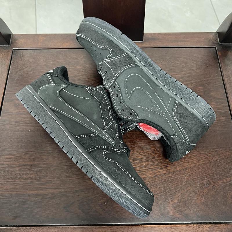 NIKE JORDAN 1 (253)