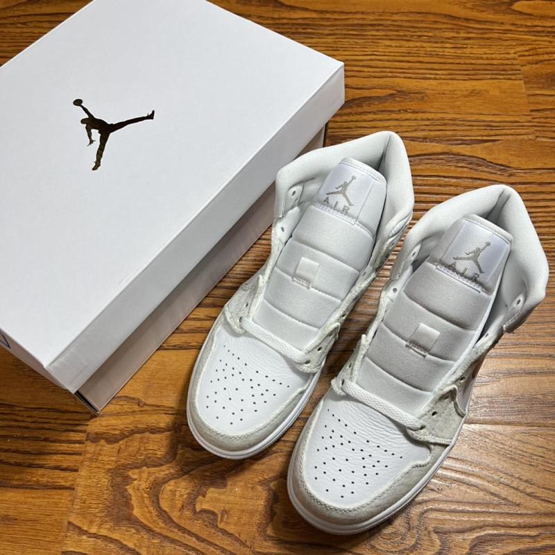 NIKE JORDAN 1 (396)