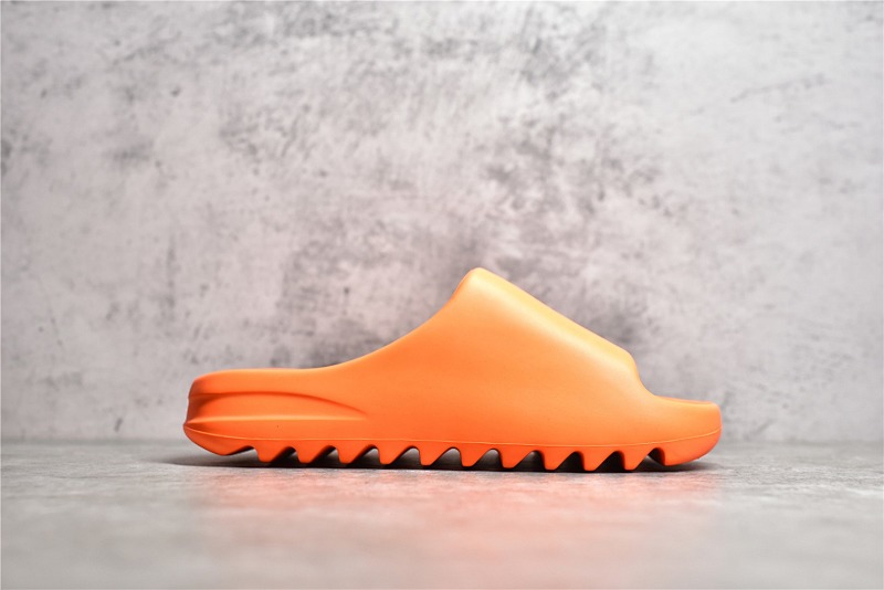 YEEZY SLIDE (4)