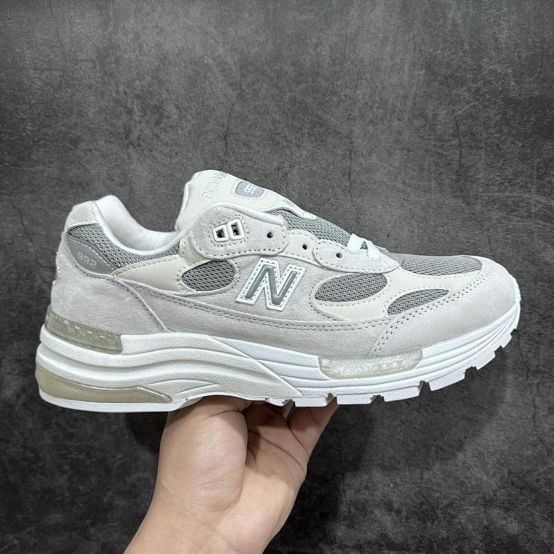 NEW BALANCE 992 (13)
