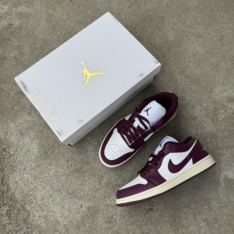 NIKE JORDAN 1 (133)