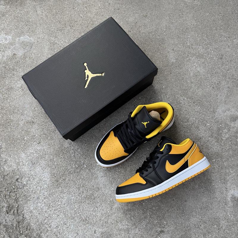 NIKE JORDAN 1 (212)