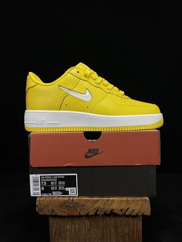NIKE AIR FORCE 1 (117)