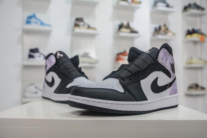 NIKE JORDAN 1 (337)