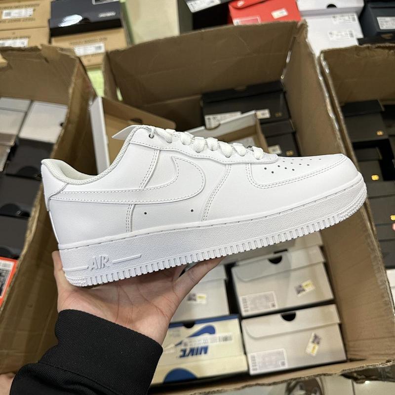 NIKE AIR FORCE 1 (560)
