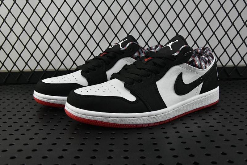 NIKE JORDAN 1 (443)