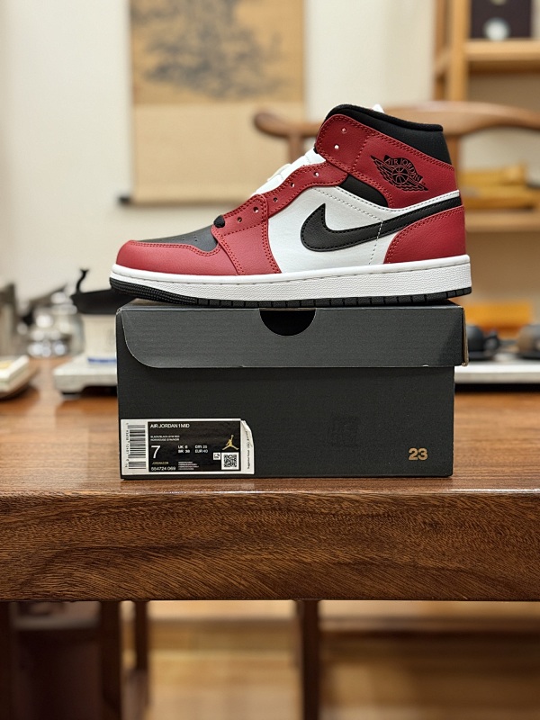 NIKE JORDAN 1 (11)