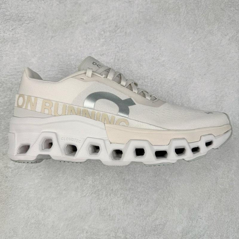 ON CLOUD SHOES (43)