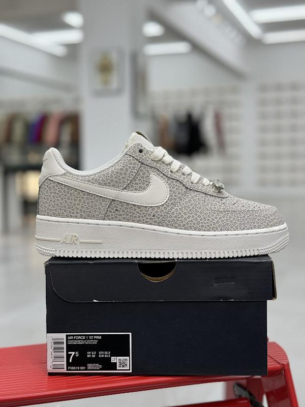 NIKE AIR FORCE 1 (66)