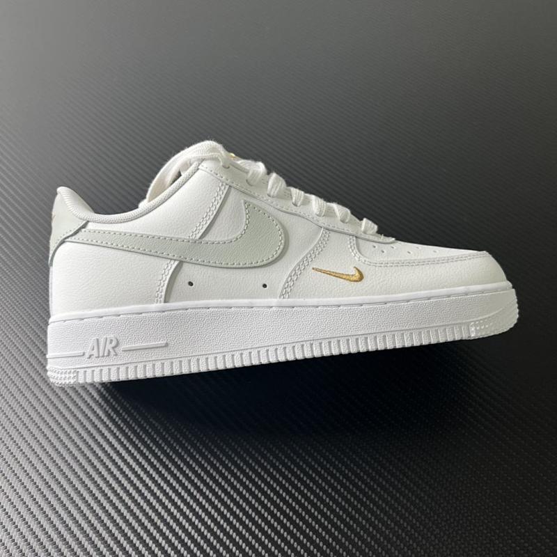 NIKE AIR FORCE 1 (552)