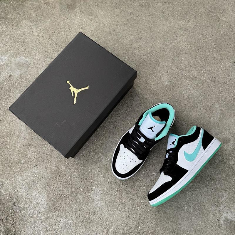 NIKE JORDAN 1 (168)