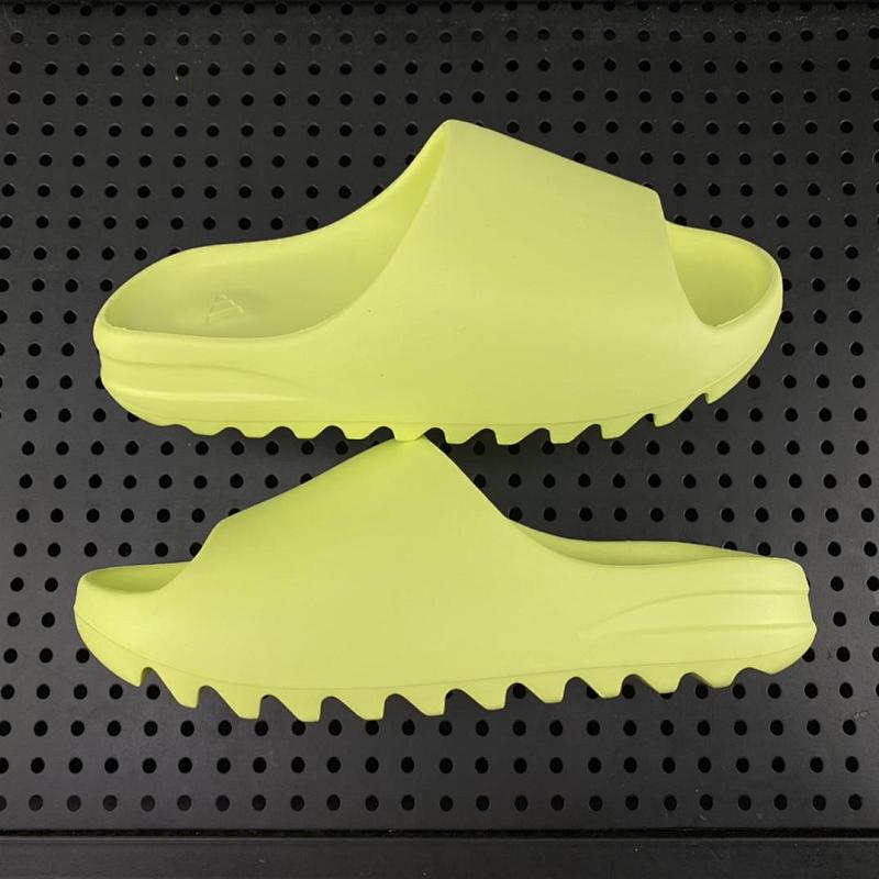YEEZY SLIDE (3)