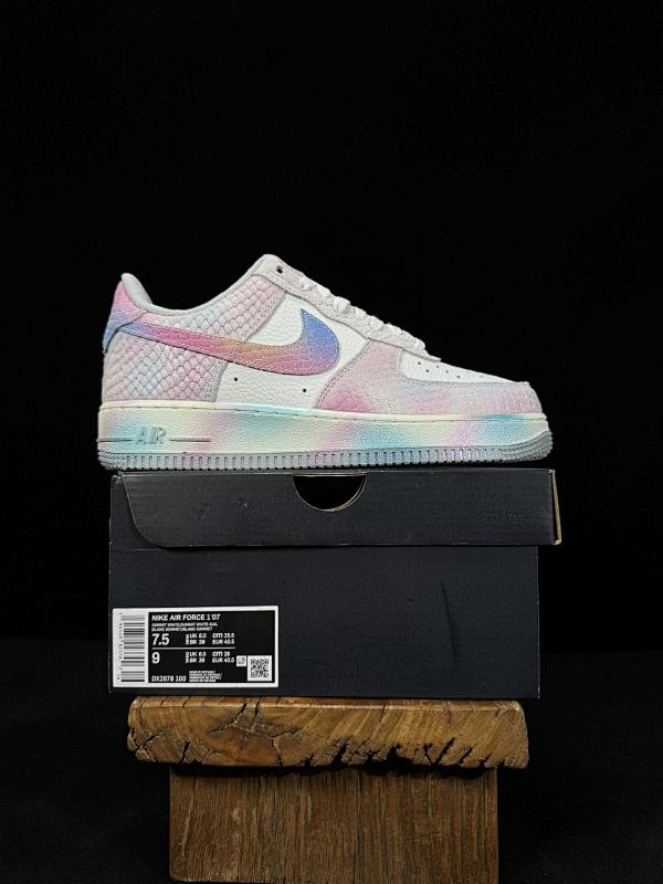 NIKE AIR FORCE 1 (161)