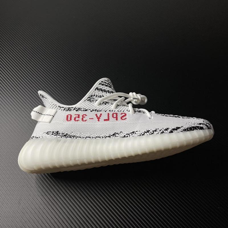 YEEZY 350 (87)