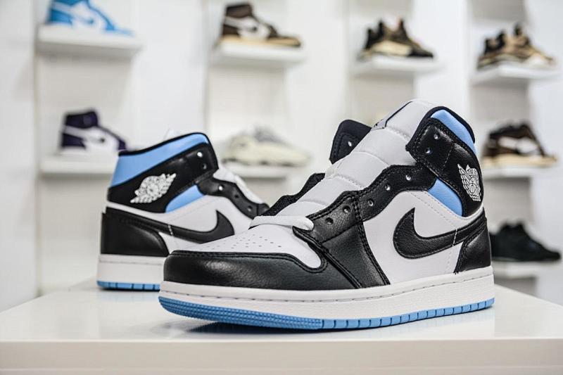NIKE JORDAN 1 (355)