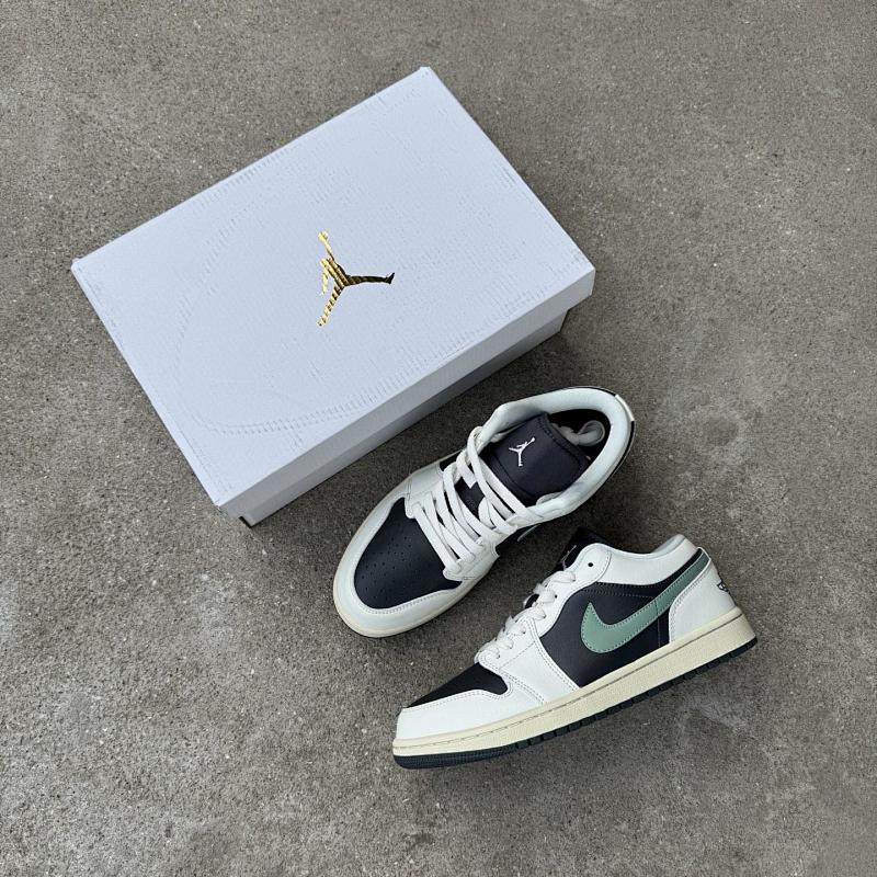 NIKE JORDAN 1 (147)
