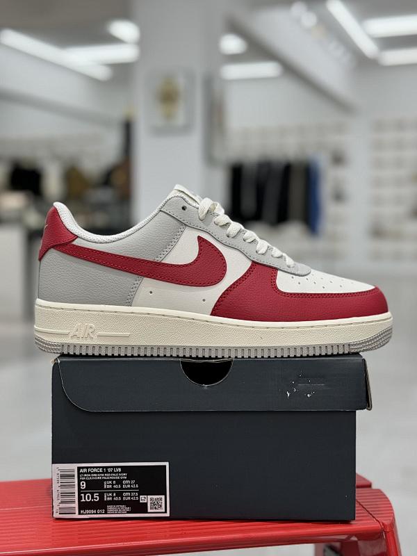 NIKE AIR FORCE 1 (37)