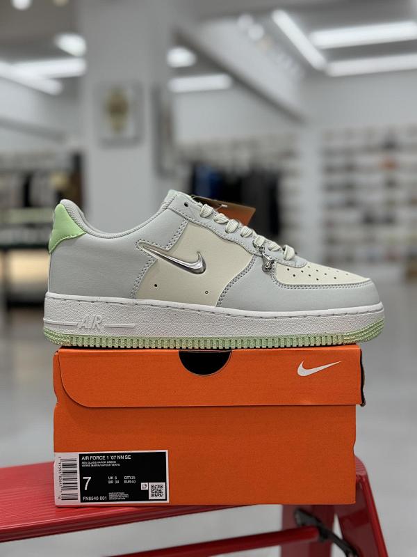 NIKE AIR FORCE 1 (87)