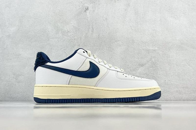NIKE AIR FORCE 1 (203)