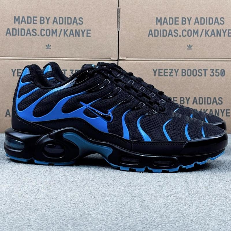 NIKE TN PLUS (5)