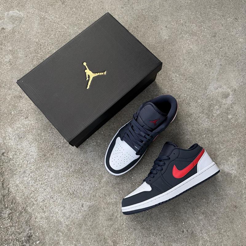 NIKE JORDAN 1 (148)