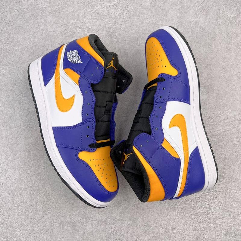 NIKE JORDAN 1 (324)