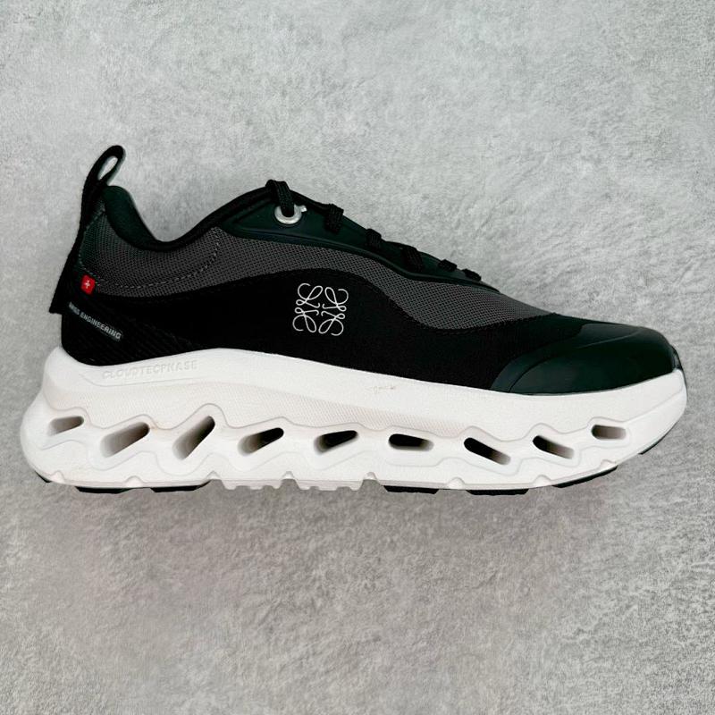 ON CLOUD SHOES (28)